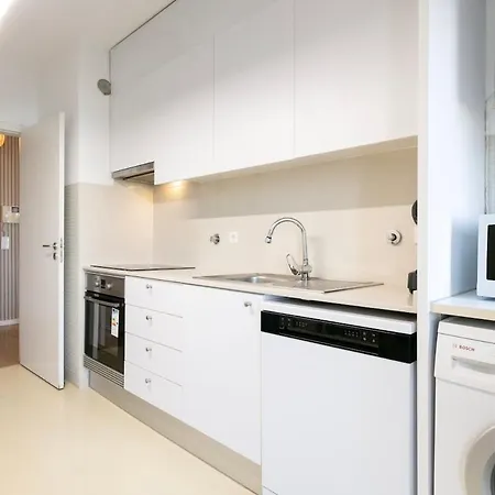 Lägenhet Modern 2bdr Flat In The City's Heart!