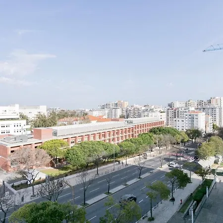 Modern 2bdr Flat In The City's Heart! דירה *