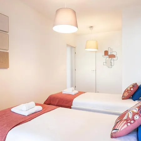 Modern 2bdr Flat In The City's Heart! *