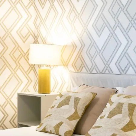 דירה Modern 2bdr Flat In The City's Heart!