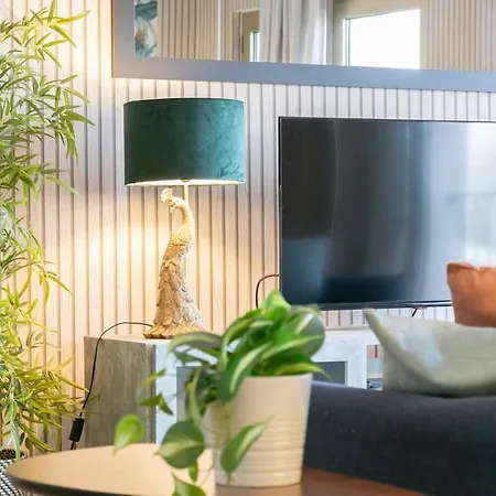 Modern 2bdr Flat In The City's Heart! דירה ליסבון