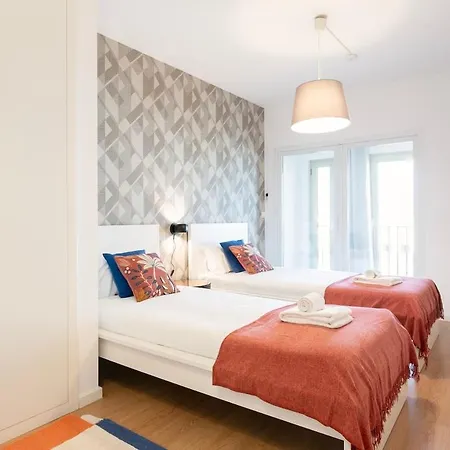 Modern 2bdr Flat In The City's Heart! Apartmán