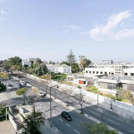 Modern 2bdr Flat In The City's Heart! דירה *