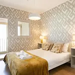 Апартаменти Modern 2bdr Flat In The City's Heart!