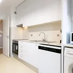 Апартаменти Modern 2bdr Flat In The City's Heart!