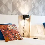 Modern 2bdr Flat In The City's Heart! * Лісабон