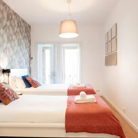 Modern 2bdr Flat In The City's Heart! *